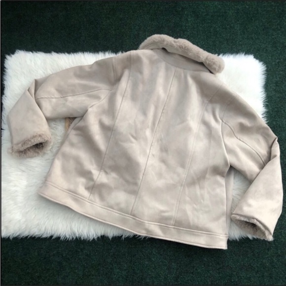 Faux Fur Trimmed Moto Jacket 2X - Picture 10 of 10